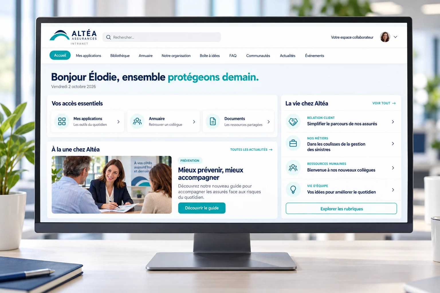 Page d'accueil de l'intranet d'un assureur sur écran d'ordinateur : accès essentiels, actualité à la une et rubriques de la vie de l'entreprise